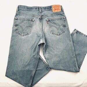 Vintage Levi’s 550 Light Wash Faded Relaxed Tapered Loose “Mom” Jeans Size 34/30